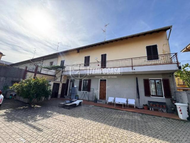 Villa Indipendente in vendita a Busto Arsizio, Lombardia