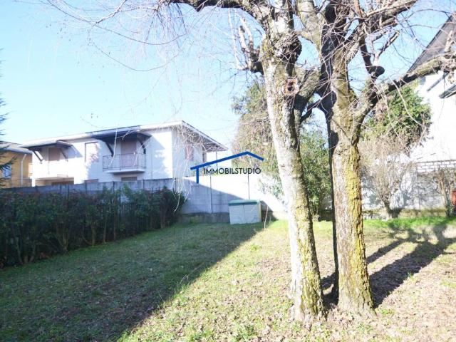 Villa Indipendente in vendita a Busto Arsizio, Lombardia