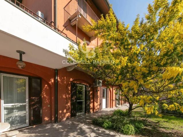 Villa Indipendente in vendita a Busto Arsizio, Lombardia