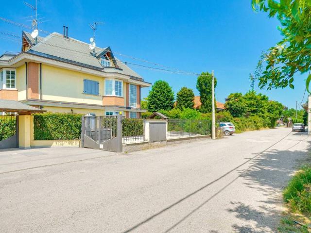 Villa Indipendente in vendita a Madonna Regina, Busto Arsizio