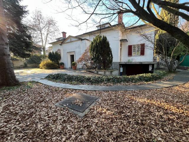 Villa Indipendente in vendita a Sant'Edoardo, Busto Arsizio