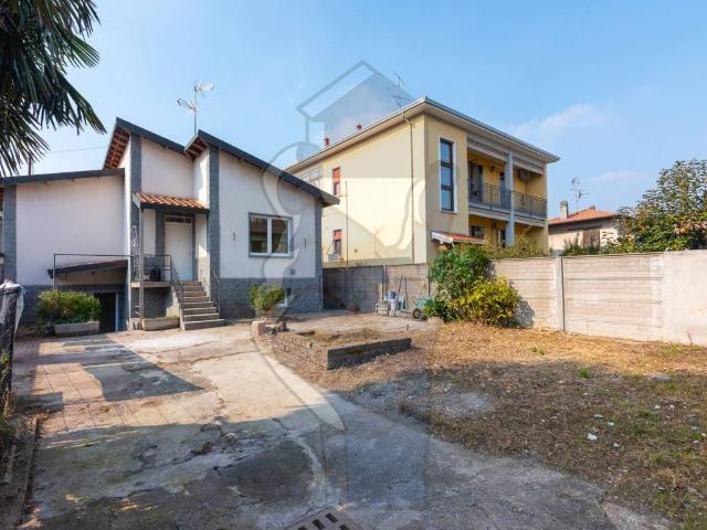 Villa Indipendente in vendita a Madonna Regina, Busto Arsizio