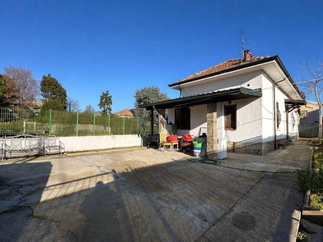 Villa Indipendente in vendita a Busto Arsizio, Lombardia