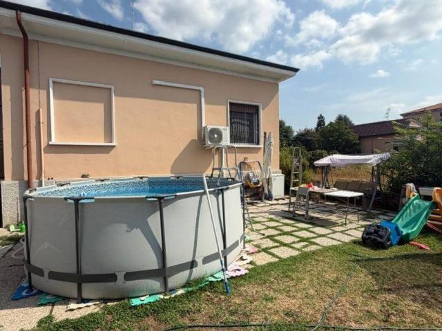 Villa Indipendente in vendita a Madonna Regina, Busto Arsizio