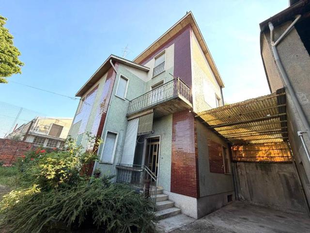 Villa Indipendente in vendita a Busto Arsizio, Lombardia