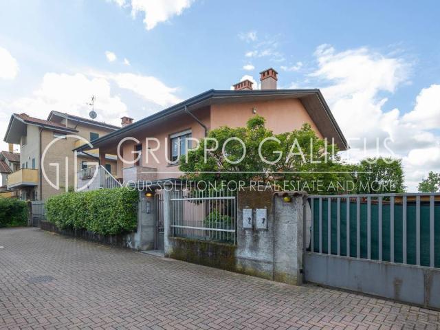 Villa Indipendente in vendita a Busto Garolfo, Lombardia