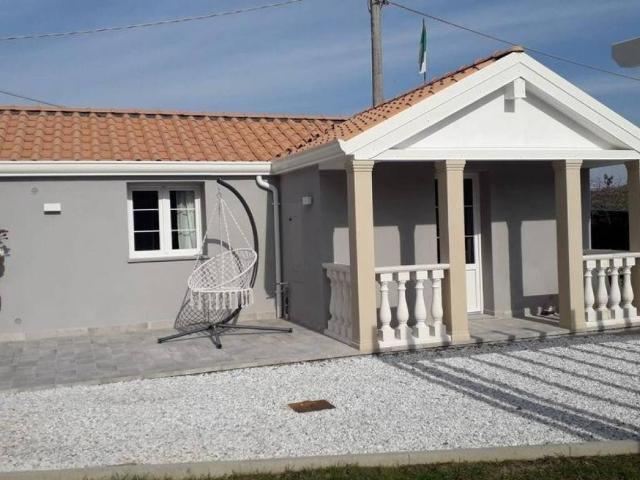 Villa Indipendente in vendita a Cascine di Buti, Buti
