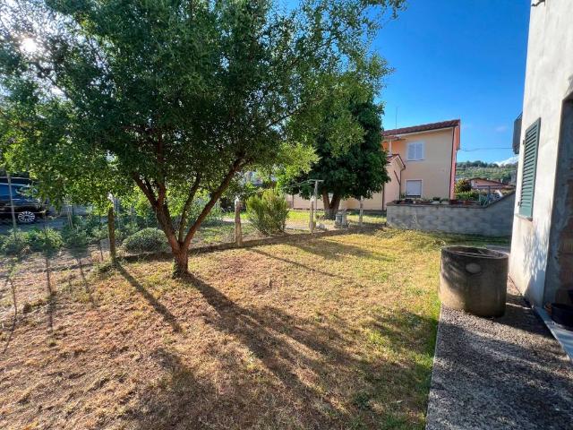 Villa Indipendente in vendita a Cascine di Buti, Buti