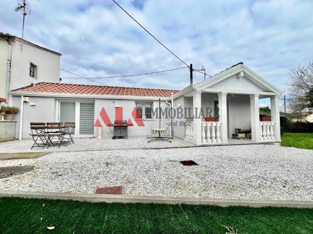 Villa Indipendente in vendita a Cascine di Buti, Buti