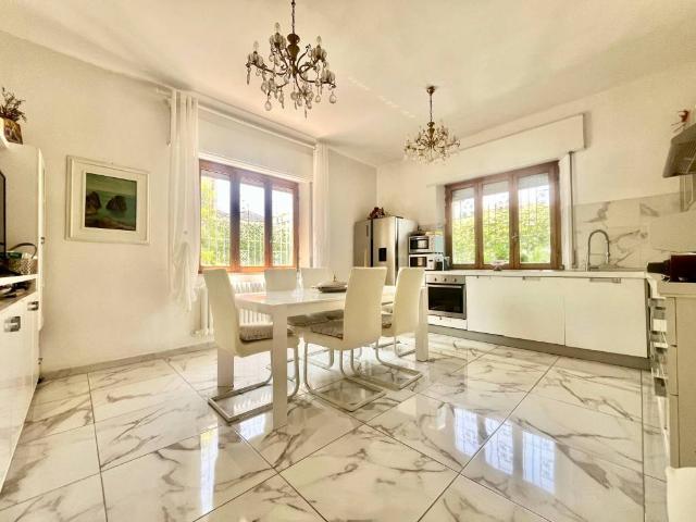 Villa Indipendente in vendita a Cascine di Buti, Buti