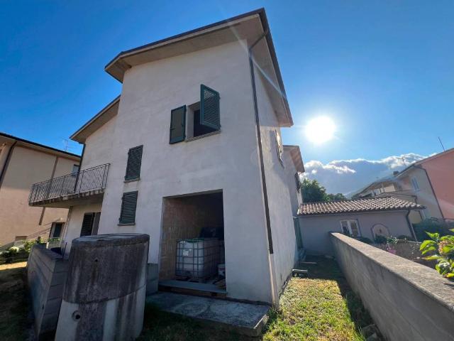 Villa Indipendente in vendita a Cascine di Buti, Buti
