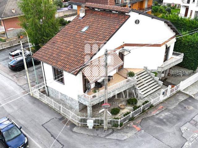 Villa Indipendente in vendita a Ferriera, Piemonte