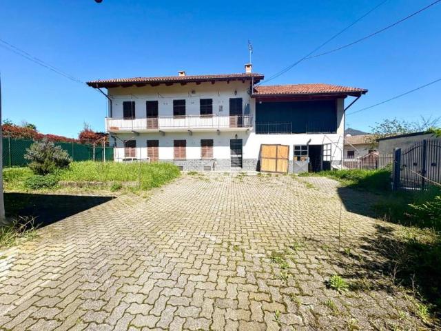 Villa Indipendente in vendita a Ferriera, Piemonte