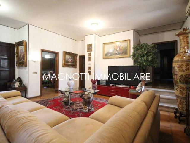 Villa Indipendente in vendita a Buttrio, Friuli-Venezia Giulia