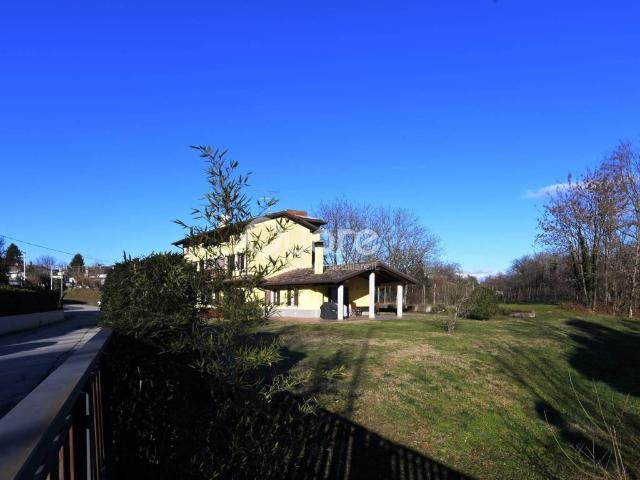 Villa Indipendente in vendita a Buttrio, Friuli-Venezia Giulia