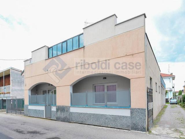 Villa Indipendente in vendita a Cabiate, Lombardia