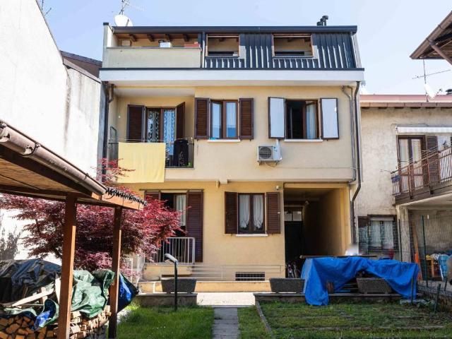 Villa Indipendente in vendita a Cabiate, Lombardia