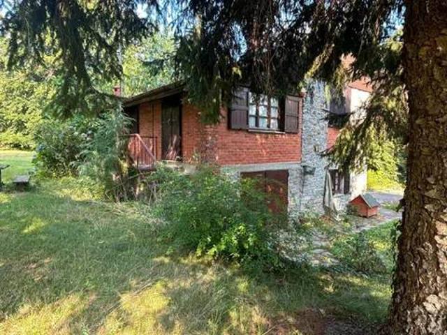 Villa Indipendente in vendita a Cadegliano, Cadegliano-Viconago