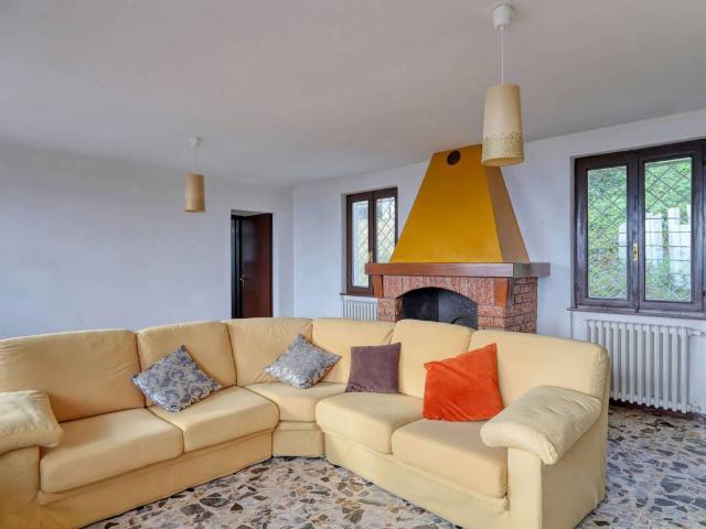 Villa Indipendente in vendita a Viconago, Cadegliano-Viconago