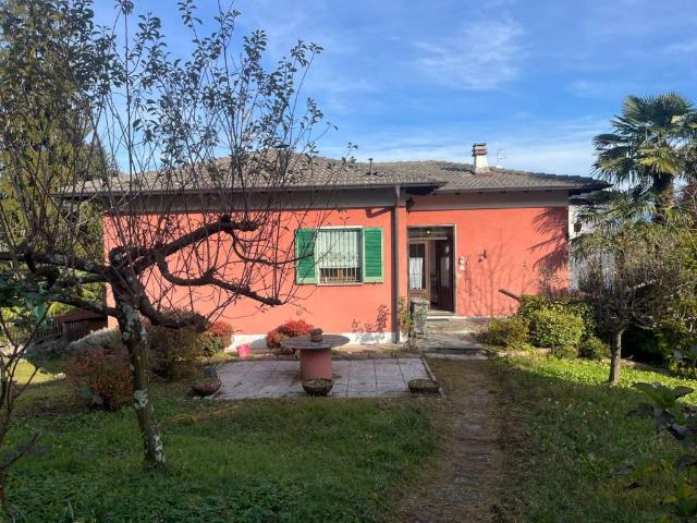 Villa Indipendente in vendita a Comunità Montana del Piambello, Viconago