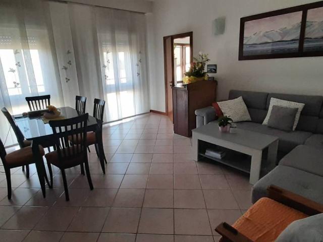 Villa Indipendente in vendita a Terra di Mezzo, Re