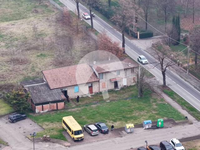 Villa Indipendente in vendita a Terra di Mezzo, Re