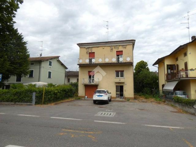Villa Indipendente in vendita a Terra di Mezzo, Re