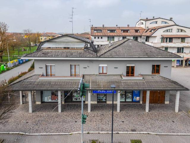 Villa Indipendente in vendita a Terra di Mezzo, Re