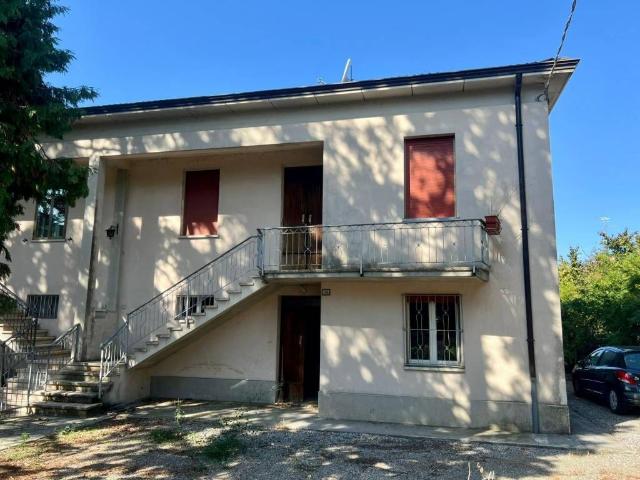 Villa Indipendente in vendita a Terra di Mezzo, Re