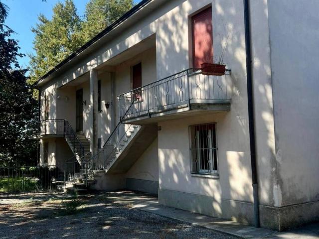 Villa Indipendente in vendita a Terra di Mezzo, Re