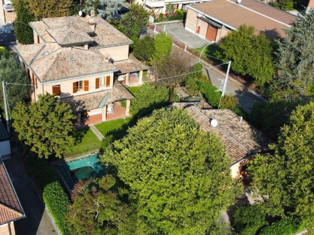 Villa Indipendente in vendita a Terra di Mezzo, Re