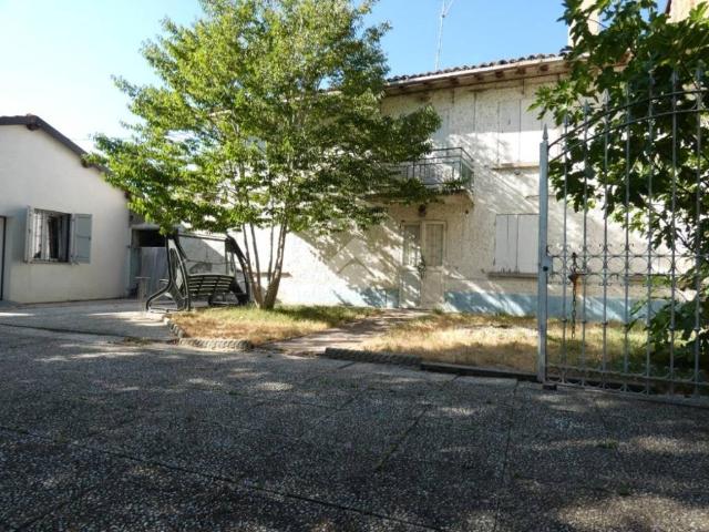 Villa Indipendente in vendita a Terra di Mezzo, Re