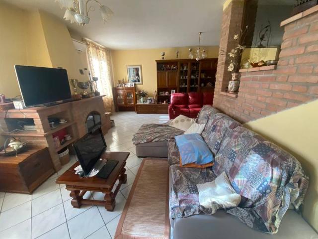 Villa Indipendente in vendita a S. Anna, Cadeo
