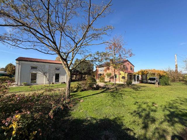 Villa Indipendente in vendita a Cadoneghe, Semoin