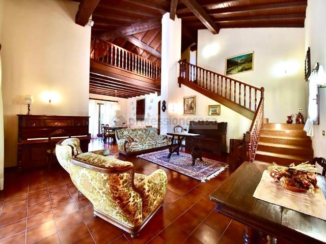 Villa Indipendente in vendita a Bulgorello, Cadorago