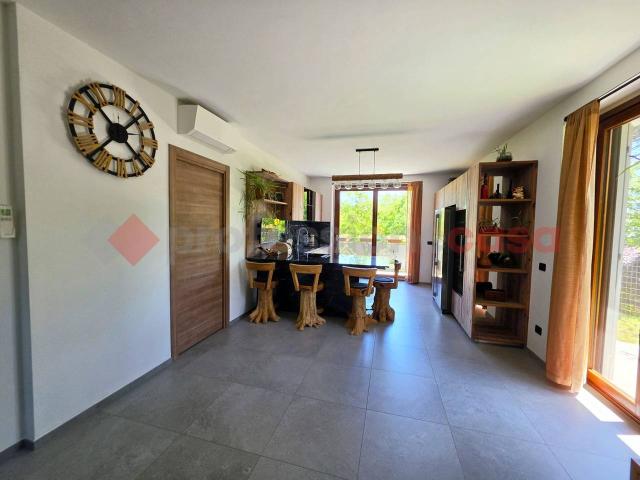 Villa Indipendente in vendita a Bulgorello, Cadorago
