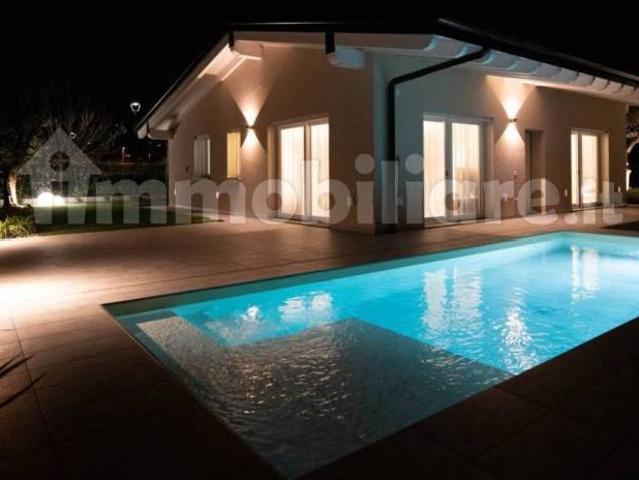 Villa Indipendente in vendita a Caslino al Piano, Cadorago