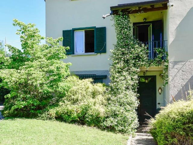 Villa Indipendente in vendita a Cadorago, Lombardia