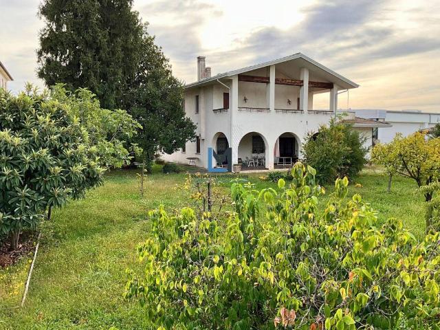Villa Indipendente in vendita a Caerano di San Marco, Treviso