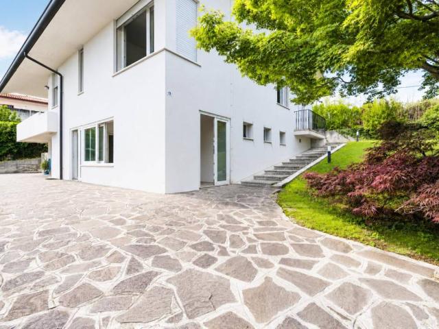 Villa Indipendente in vendita a Caerano San Marco, Veneto