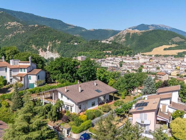 Villa Indipendente in vendita a Marche, Pesaro E Urbino