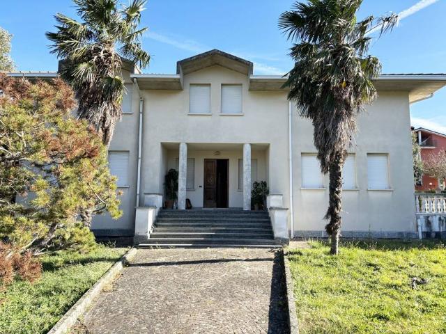 Villa Indipendente in vendita a Marche, Pesaro E Urbino