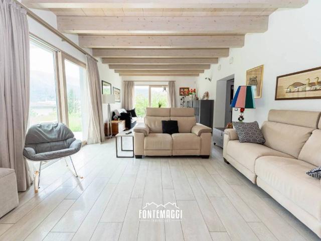 Villa Indipendente in vendita a Marche, Pesaro E Urbino