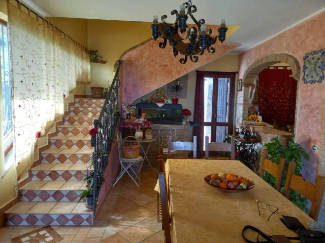 Villa Indipendente in vendita a Is Campus, Cagliari