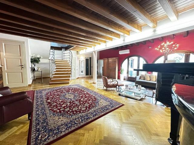 Villa Indipendente in vendita a Sant'Avendrace-Santa Gilla, Cagliari