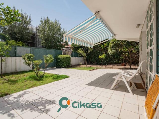 Villa Indipendente in vendita a Cagliari, Sardigna/Sardegna