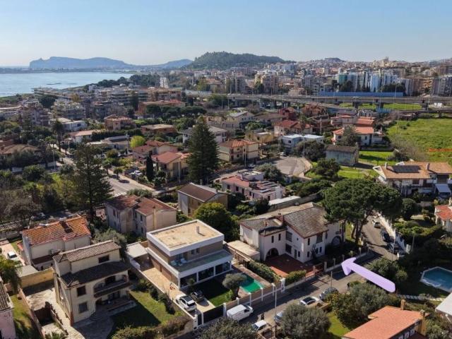 Villa Indipendente in vendita a Quartiere Europeo, Cagliari