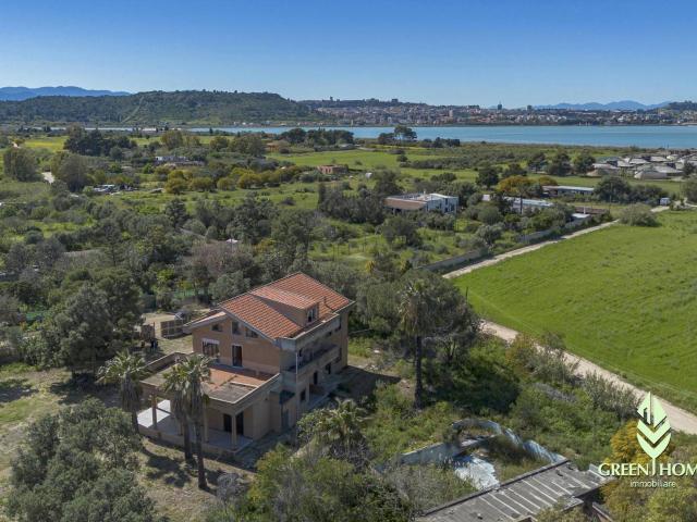Villa Indipendente in vendita a Cagliari, Sardigna/Sardegna