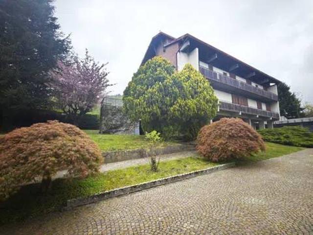 Villa Indipendente in vendita a Caglio, Lombardia