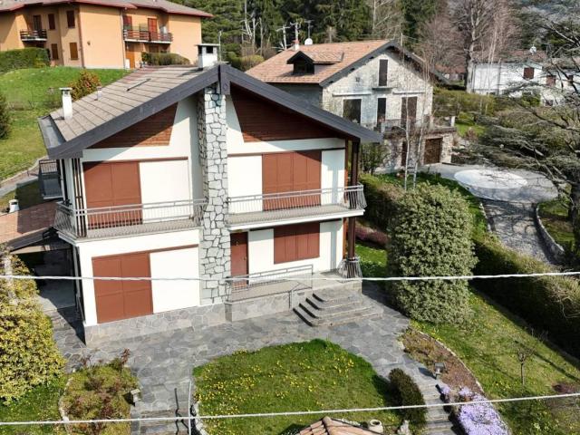 Villa Indipendente in vendita a Caglio, Lombardia